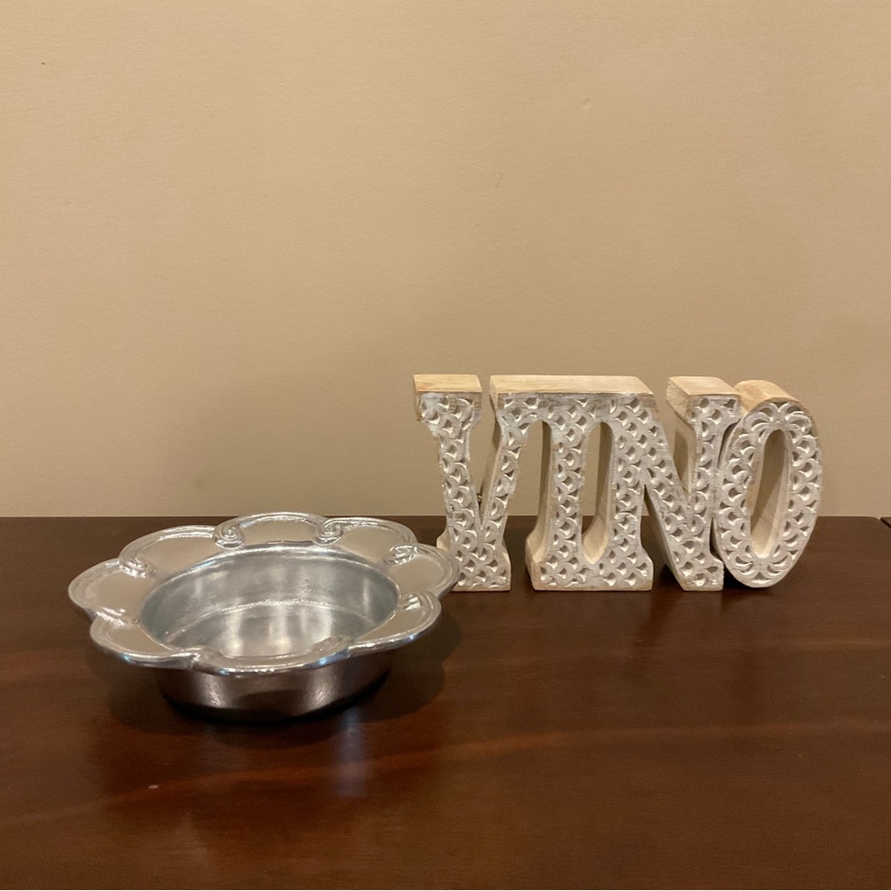 Wine Metalware Coaster and Wood Vino Sign 🍷